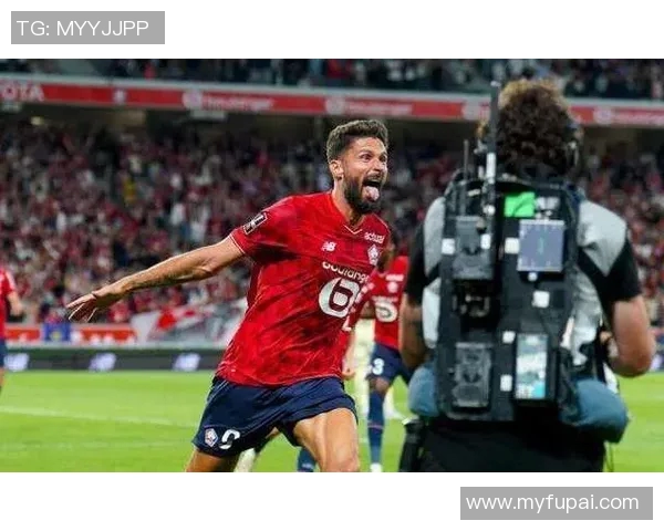 吉鲁重返法甲引发热潮38岁老将携手里尔开启新征程